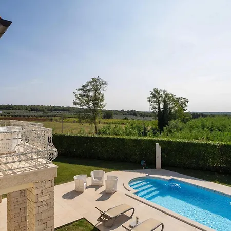 別荘 Bincila Labinci ポレッチ