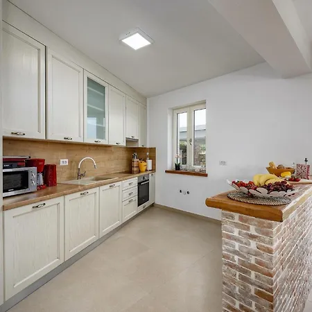 Holiday home Bincila Labinci *